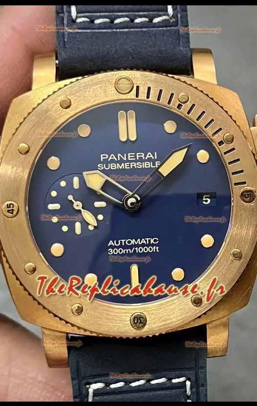 Réplique de la montre Panerai Submersible PAM01074 Blue Abisso Edition Miroir 1:1 en cadran bleu 42MM