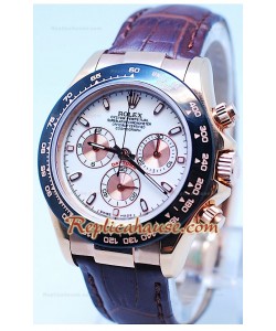 Rolex Daytona Chronograph Lunette MonoBloc Cerachrom Face Blanche Boîtier en Or Rose Bracelet Marron